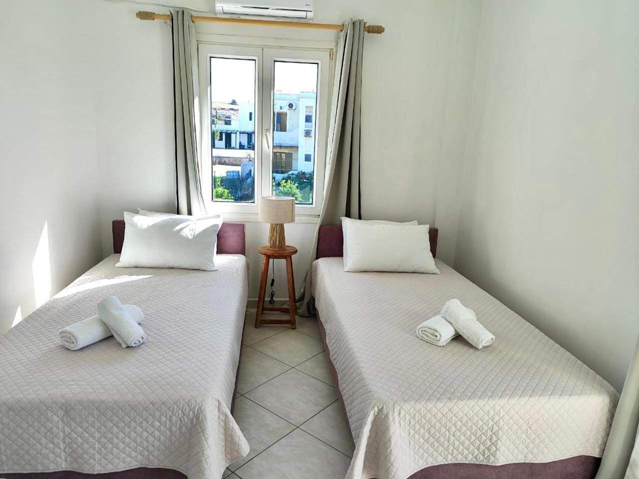 Theasis Apartments Adamantas  Exterior foto